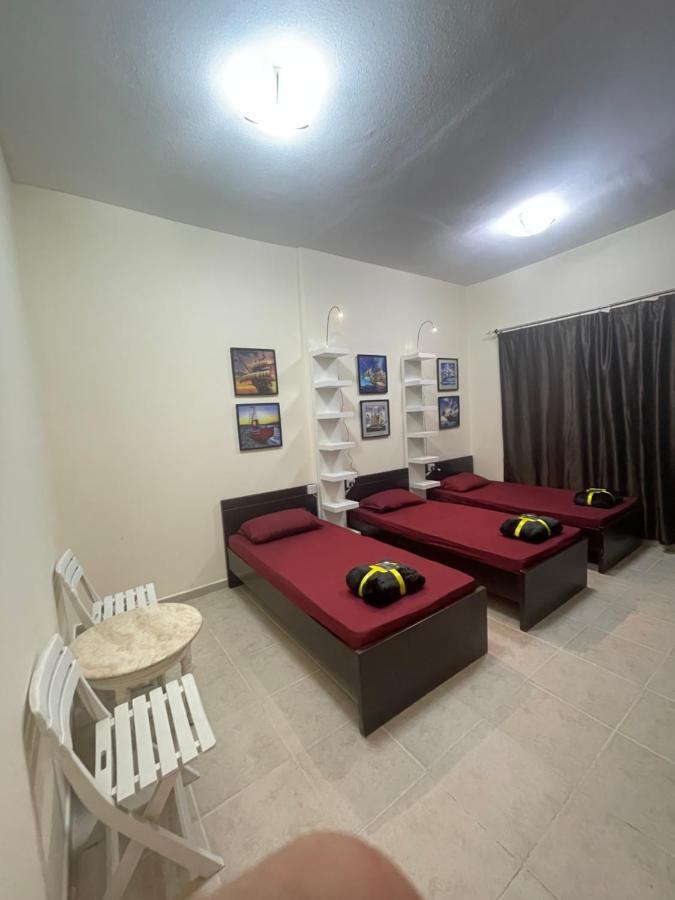 Dxb Backpackers Executive Dubai Exterior foto