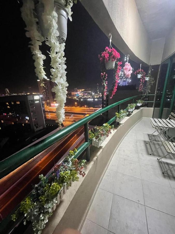 Dxb Backpackers Executive Dubai Exterior foto